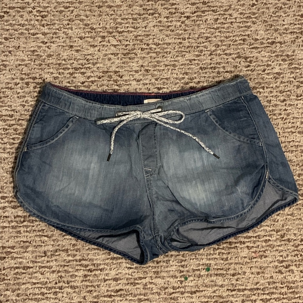 Roxy, drawstring Jean shorts